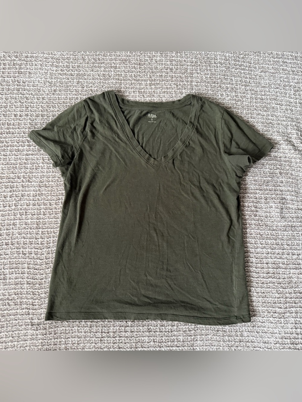 ana Olive Green V-Neck Short Sleeve Tee